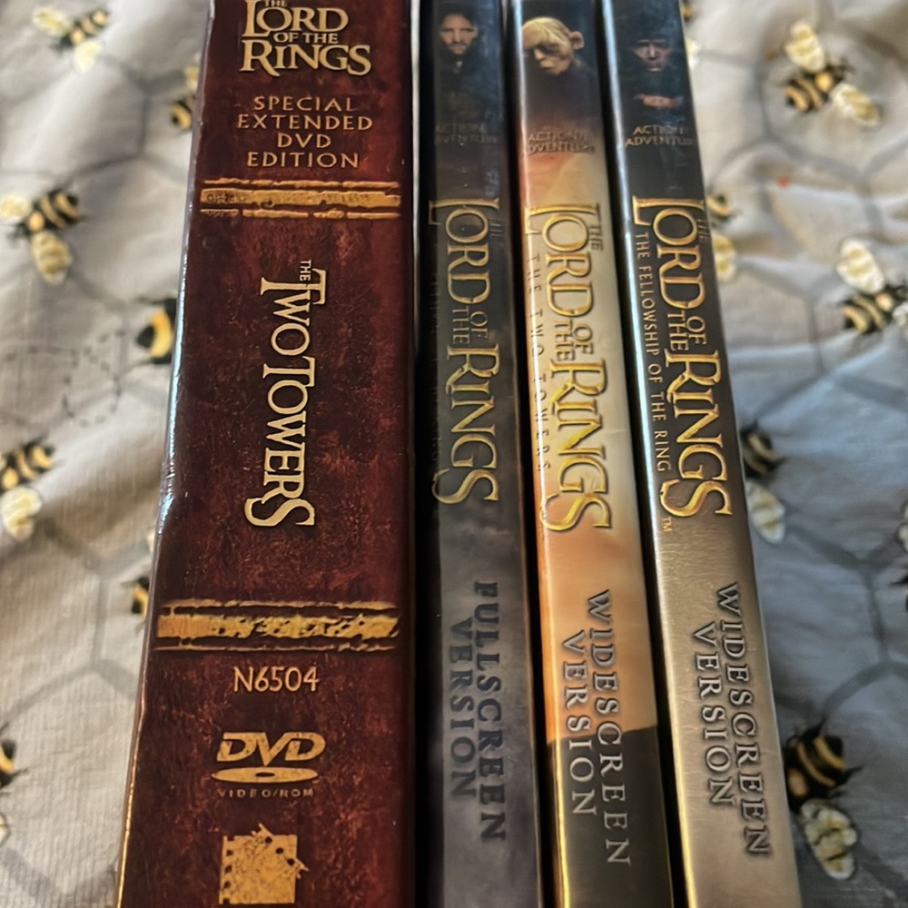Lord of the rings dvds - Picture 2 of 8